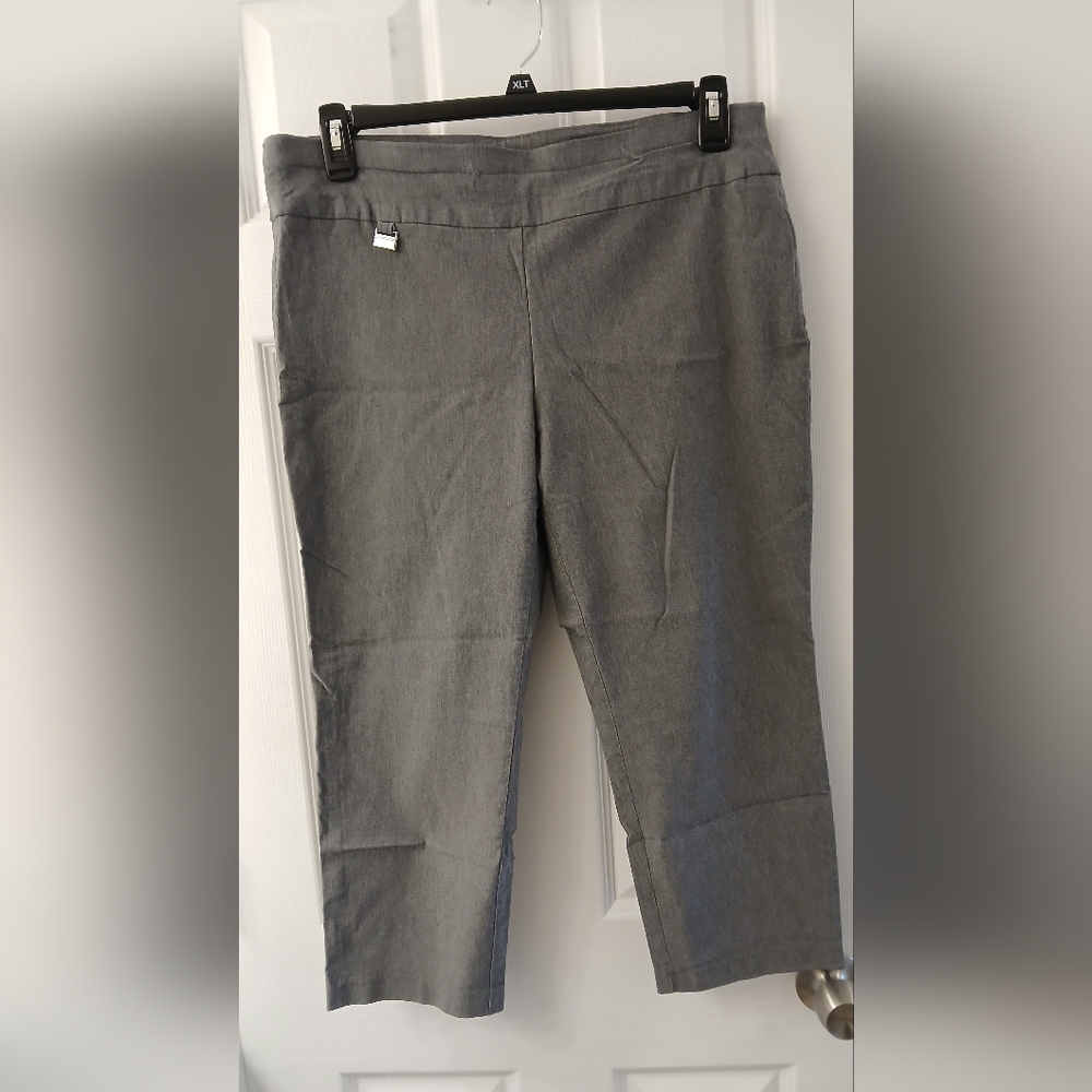 Alfani Pull-On Cropped Dress Pants – Size 16 – Gray – Gently Used
